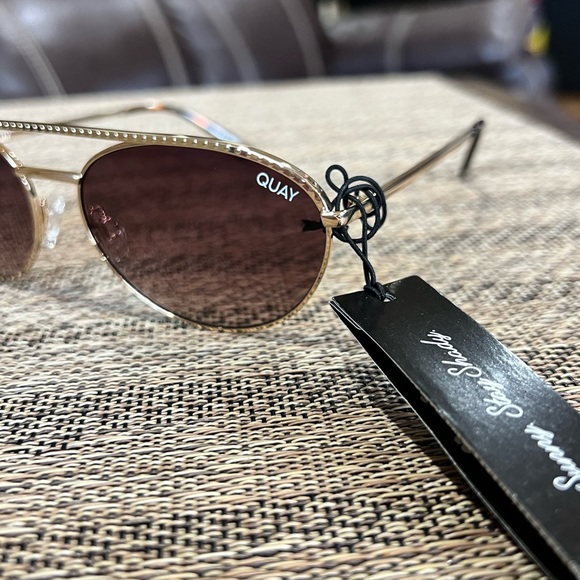 New Quay Australia EASILY AMUSED - Picture 7 of 12